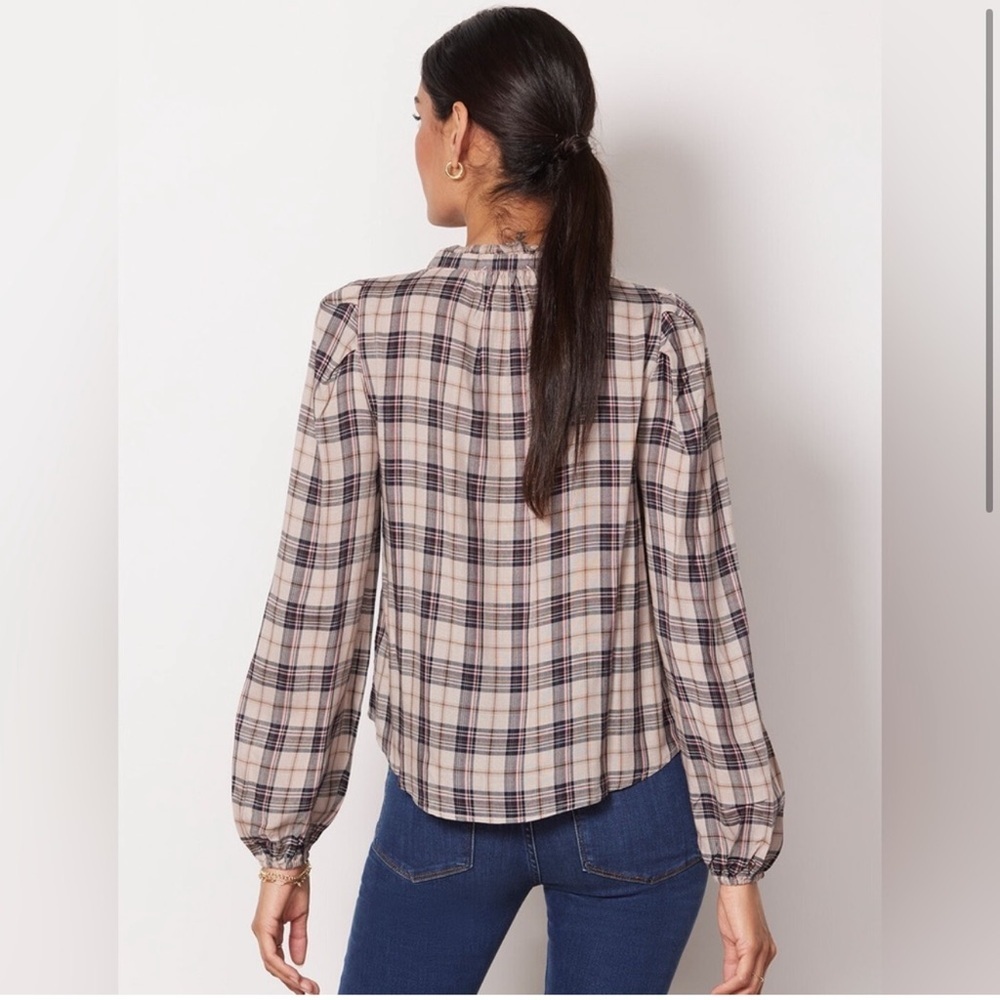 Evereve > Plaid V Neck Blouse Extra Small - Picture 9 of 10